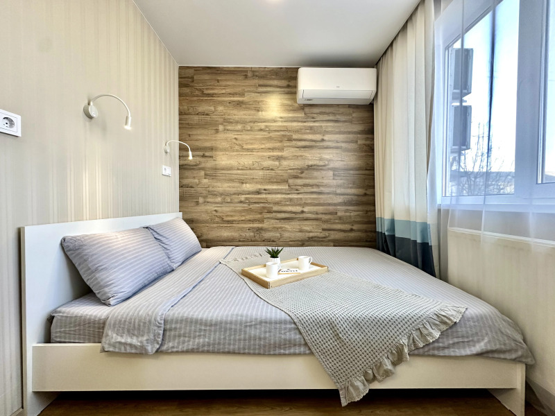 Квартира Дизайнерская Студия 1/2