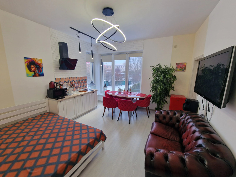 Квартира БалтАтлантик номер в стиле Красный Дракон