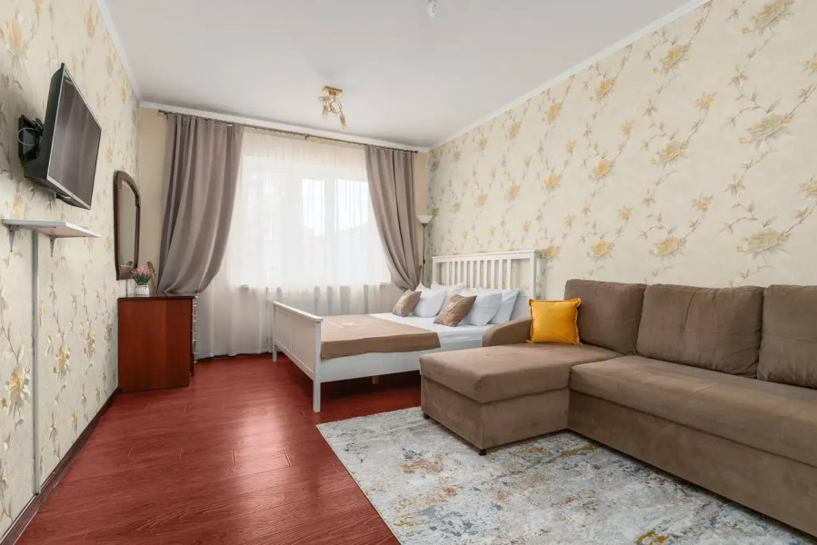 Апартаменты на 8 этаже на Восточно Кругликовской