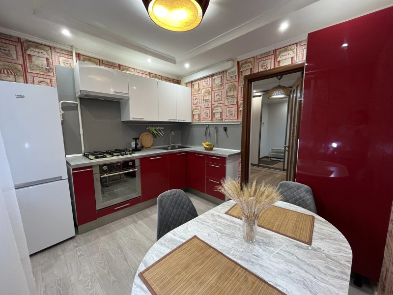 Квартира уютная двухкомнатная на центральной улице