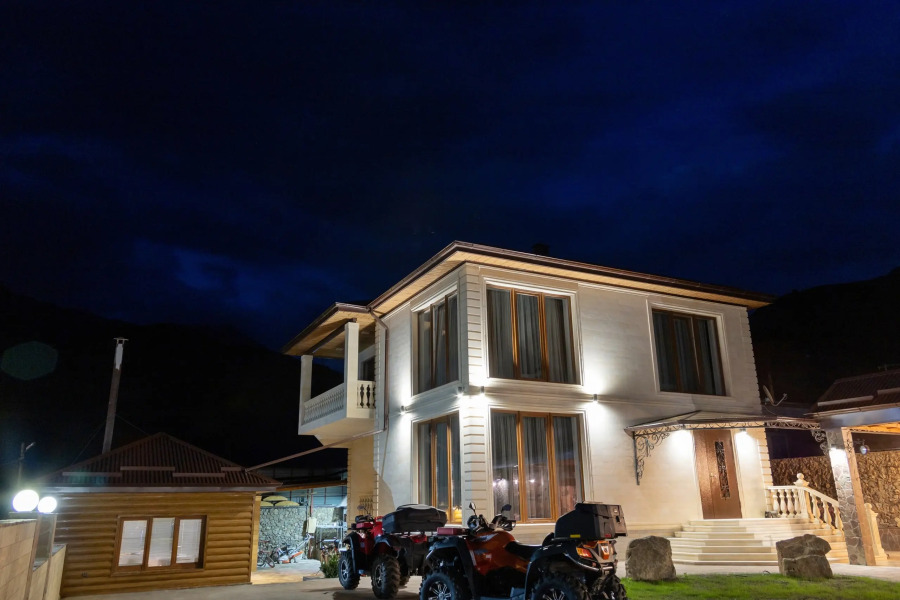 Частный Дом в Горах с Бассейном