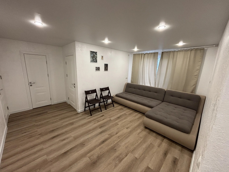 Квартира Уютная Трехкомнатная  в Развитом Районе Воронежа