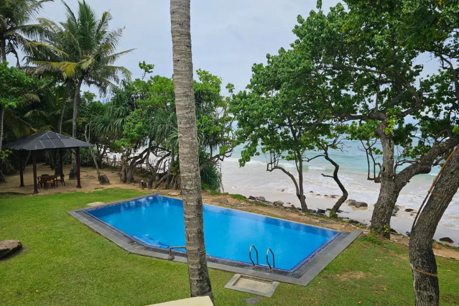 Villa South Point Abbey 4 bedroom beach front