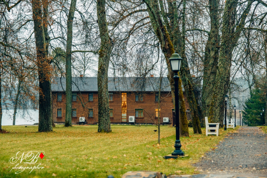 Гостиничный комплекс Имение Алтунъ корпус Дом над озером