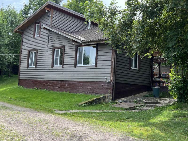 Частный дом на озере