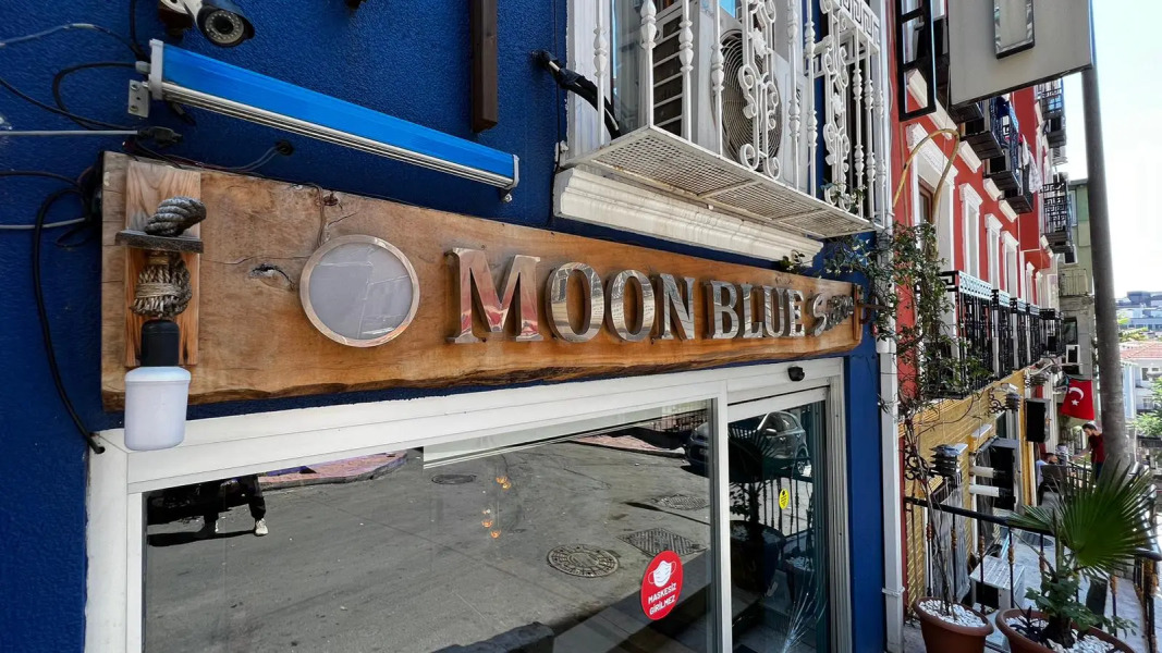 Отель Moon Blue