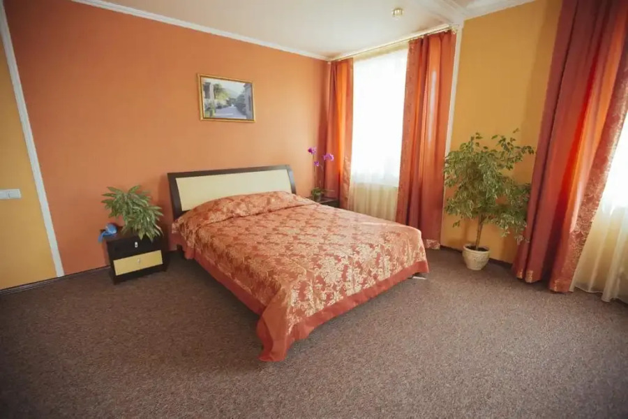 Отель Версаль