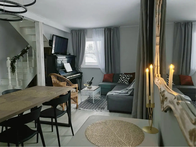 Частный дом с камином и баней