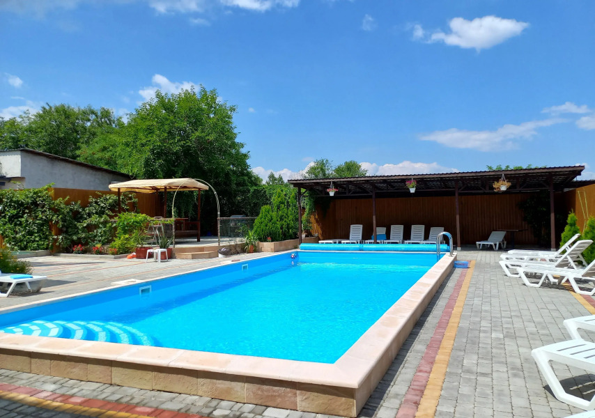 Отель Три Сосны