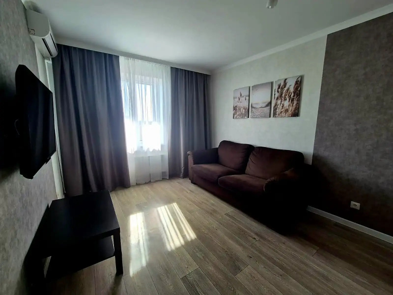 Апартаменты Золотой Шар на 70 лет Октября 5