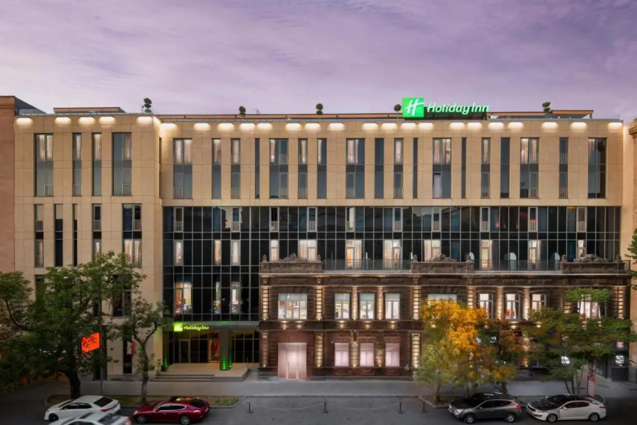 Отель Holiday Inn Yerevan Republic Square, an IHG Hotel