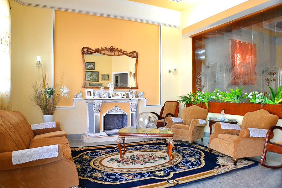 Мини-Отель Hostal Yakelyn