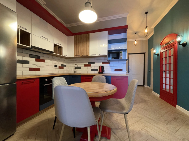 Квартира трёхкомнатная с прямым видом на море