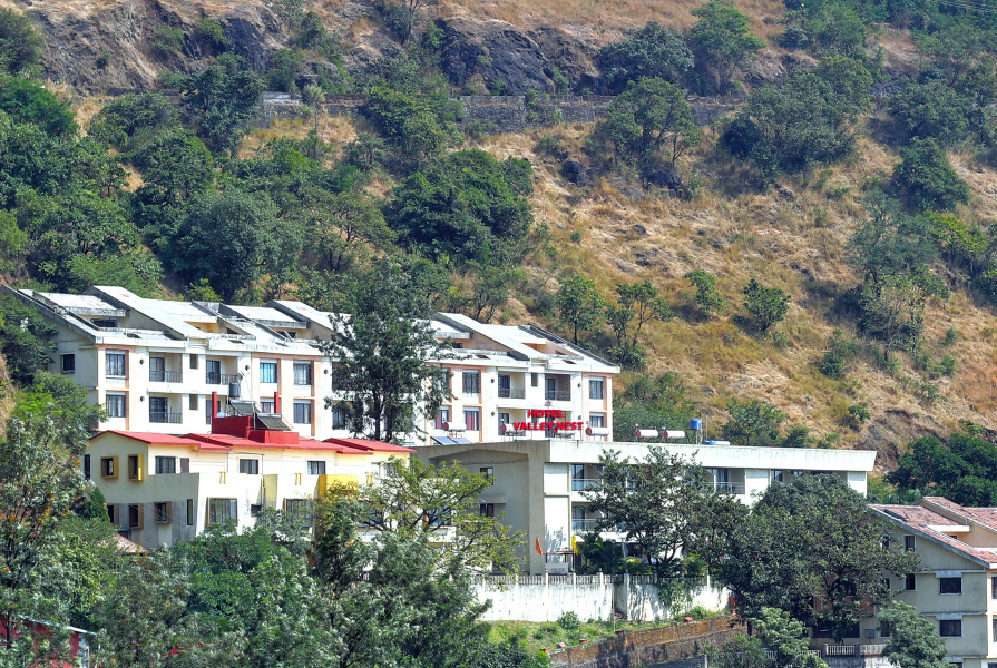 Отель Valley Nest