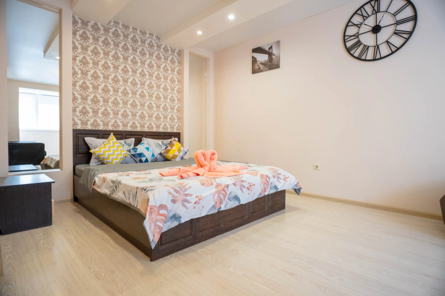 Апартаменты студия с светлым ремонтом в новом доме