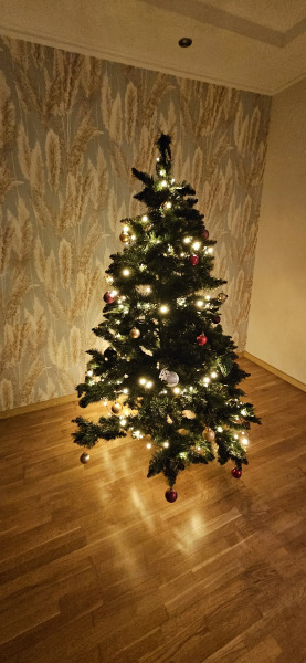 Квартира Просторная 2хкомнатная возле метро