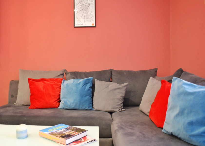 Апартаменты Stylish Gem Steps to Republic Square