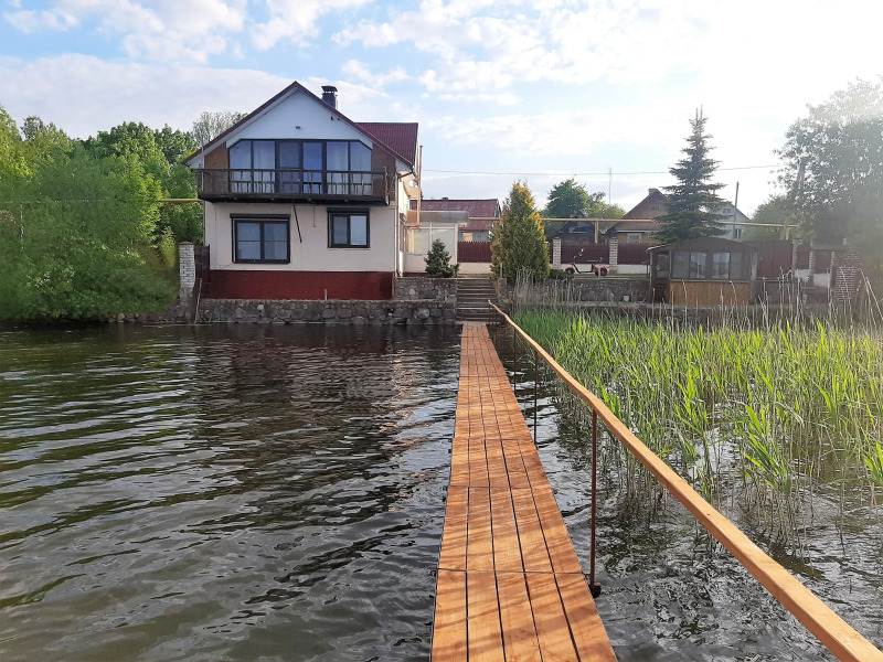 Вилла Домик у озера Свирь