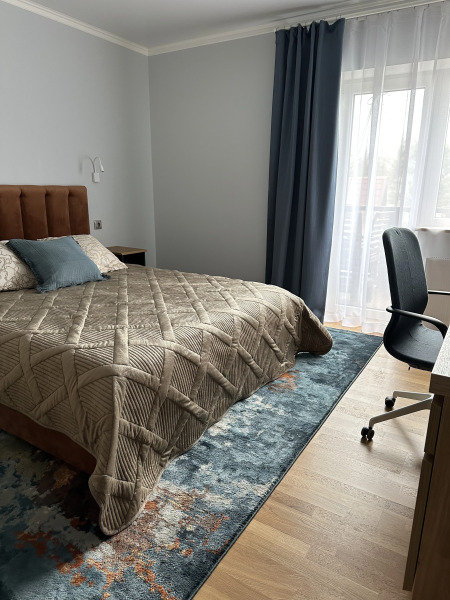 Апартаменты с 3 спальнями в частном доме