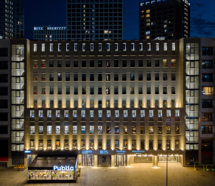 Отель FarFour Inn & Suite