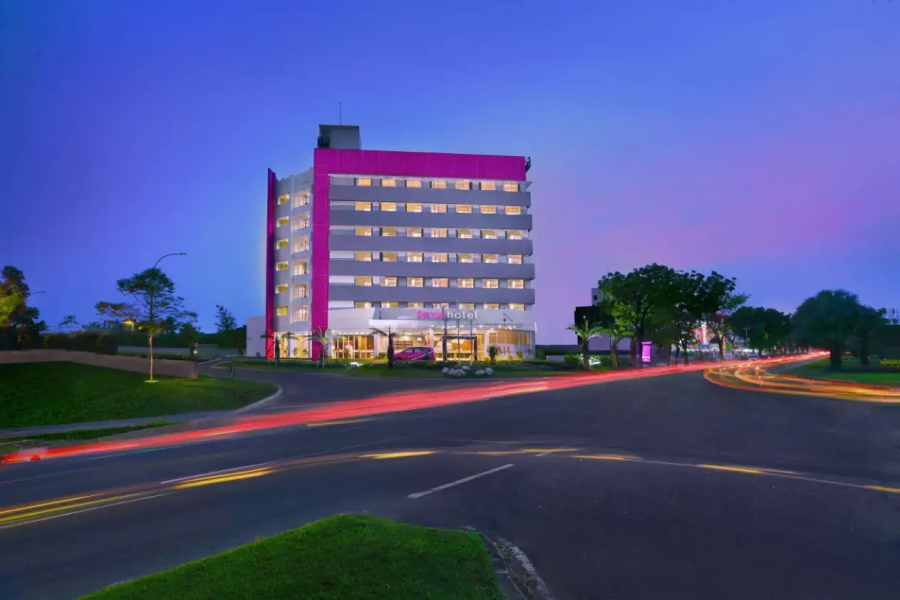 Отель Favehotel Jababeka