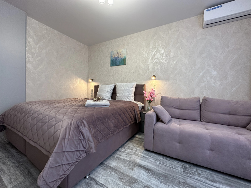 Апартаменты в цeнтрe Нижнего рядoм с Koлecoм oбoзpения и Канатной дорогой от Уют и Комфорт Нн