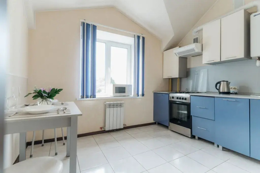 Апартаменты 2-к квартира Каракозова 10