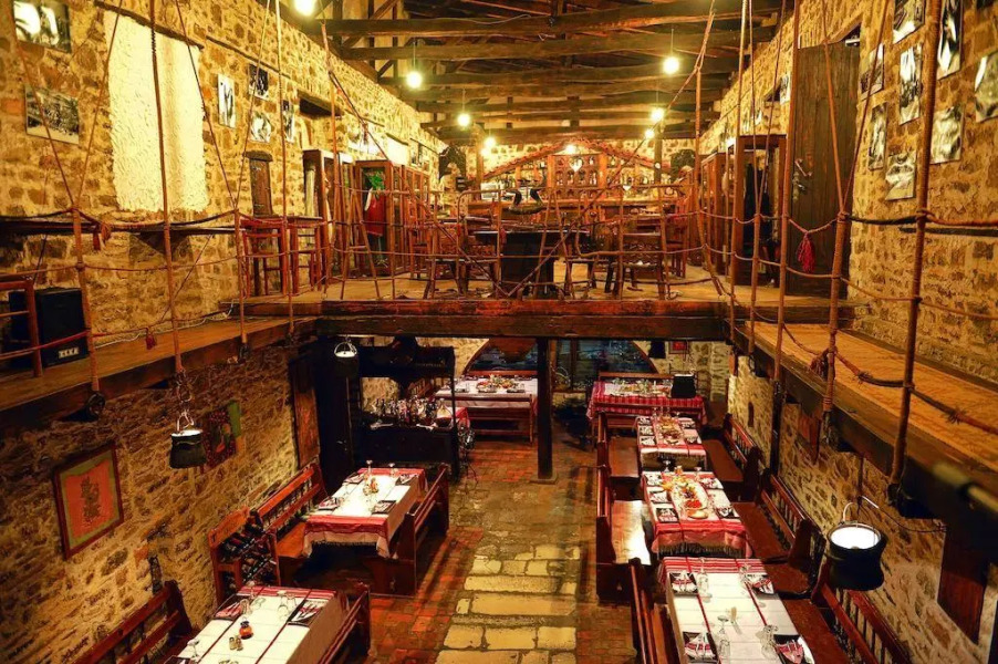 Отель Tradita Geg & Tosk