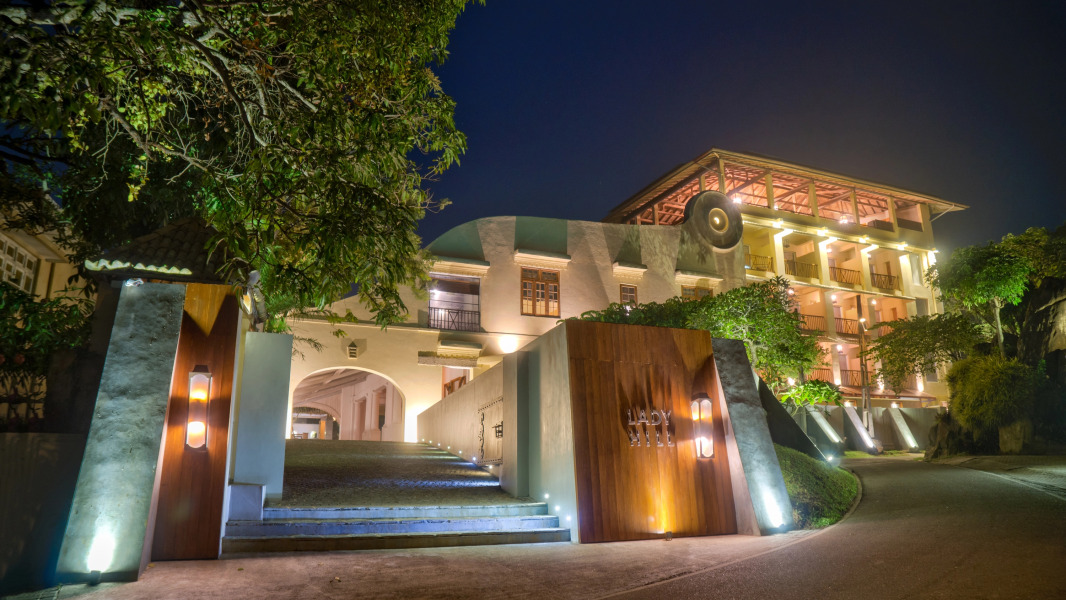 Отель The Lady Hill