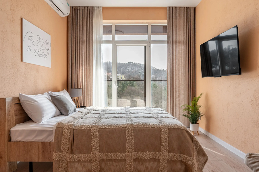 Студия с панорамным видом на горы. Аллея 326