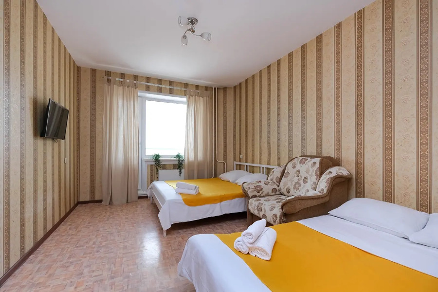 Квартира рядом с Мнтк им. Федорова и Ск Заря