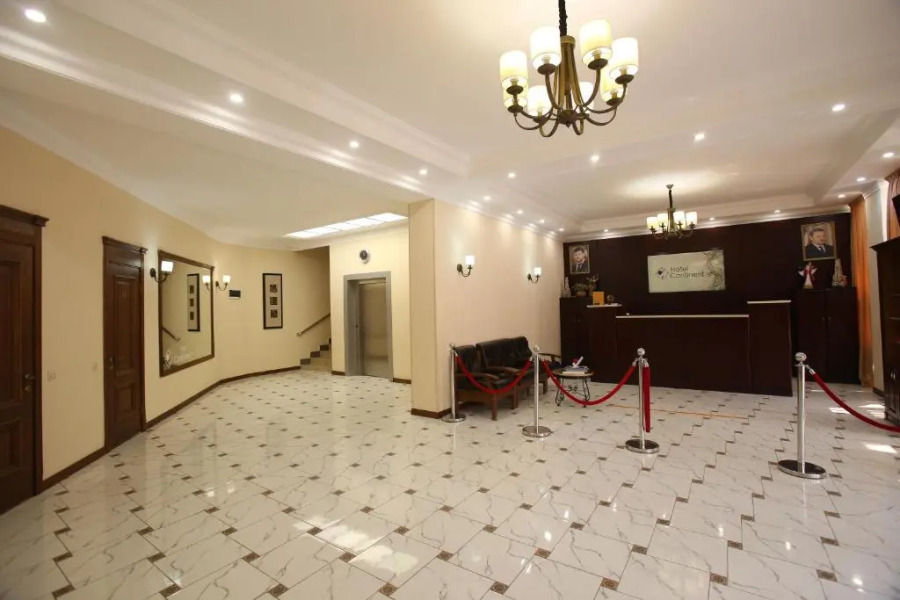 Отель Continent