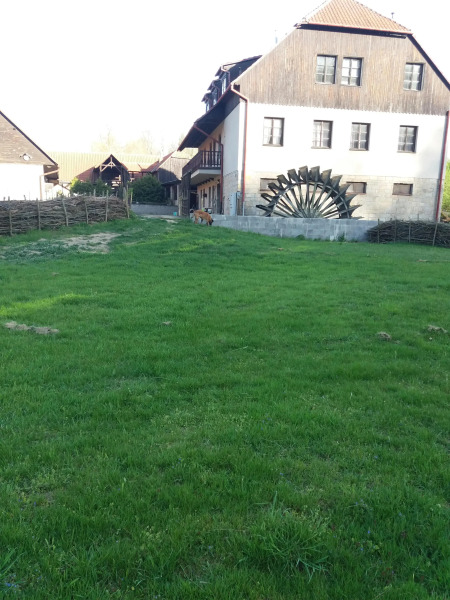 Отель Kratochvil  Mill