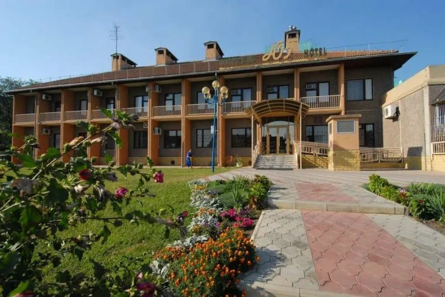Отель Юг