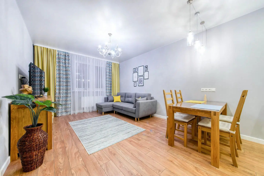 Квартира на сутки В центре Метро в шаговой доступности Кухня объединена с жилой зоной Отдельная спальня Wi-Fi