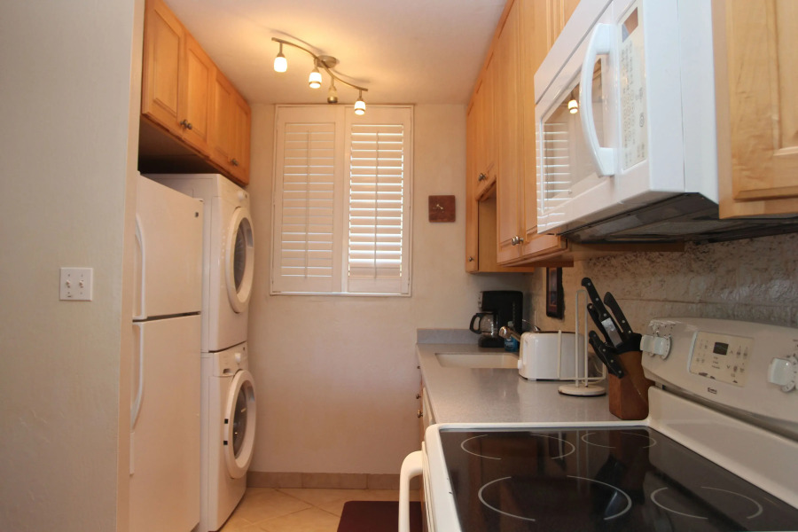 Kanai A Nalu # 413 2 Bedrooms 2 Bathrooms Condo