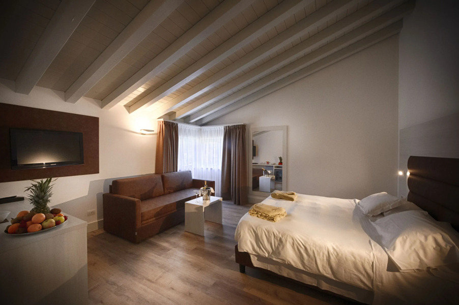 Bella Hotel & Restaurant