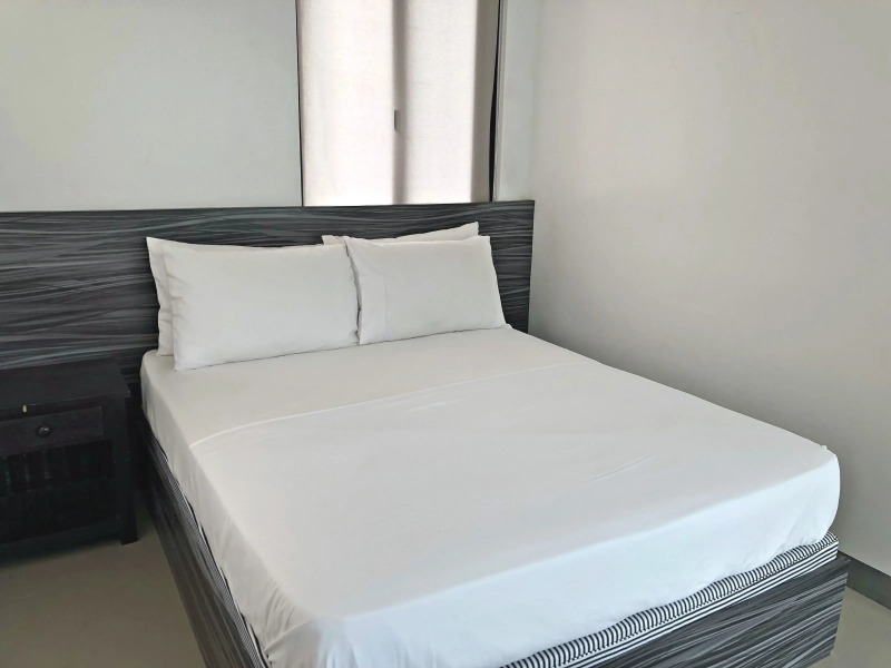 Anton's Loft Designer Resort Pansol