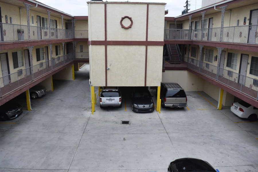 Deluxe Inn Hawthorne