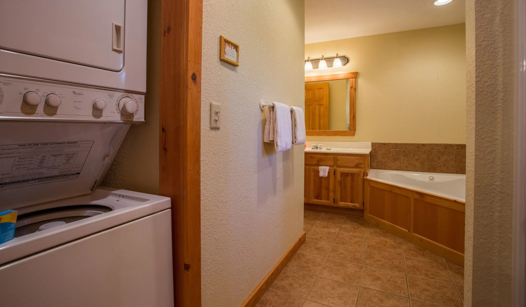 River's Creek by RedAwning