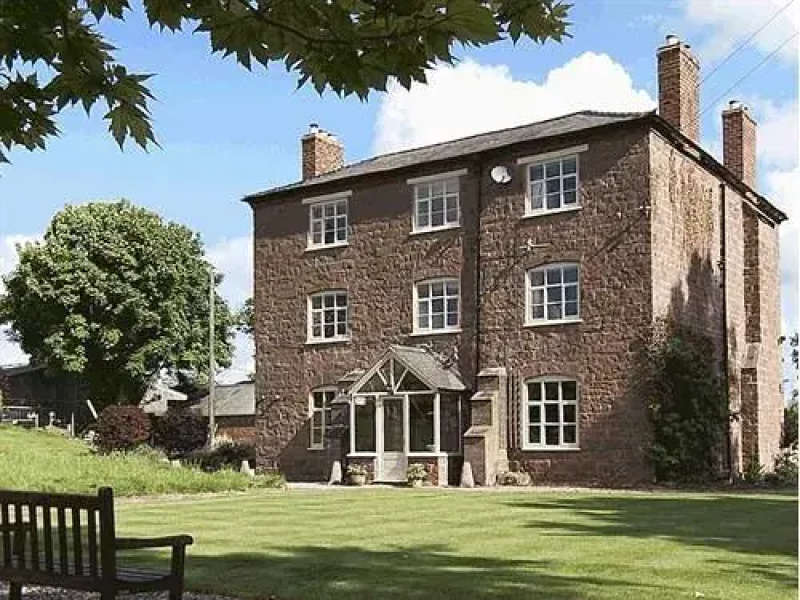 Grove Farm House - BB