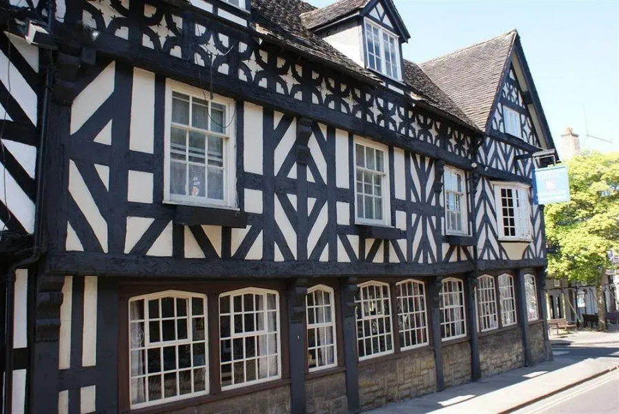 Tudor House Hotel