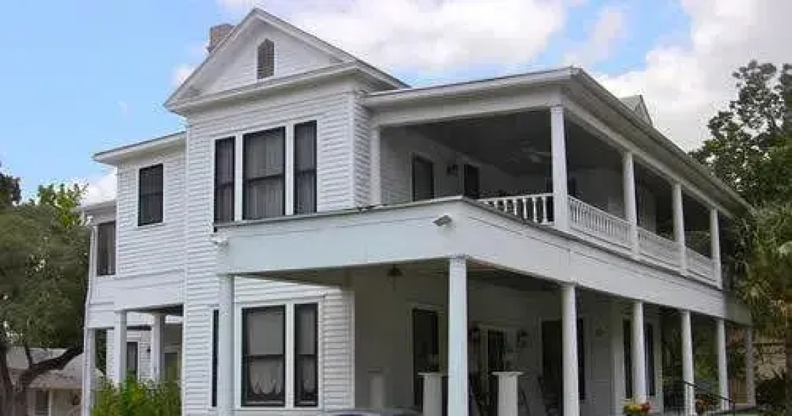 Ainsworth House Inn