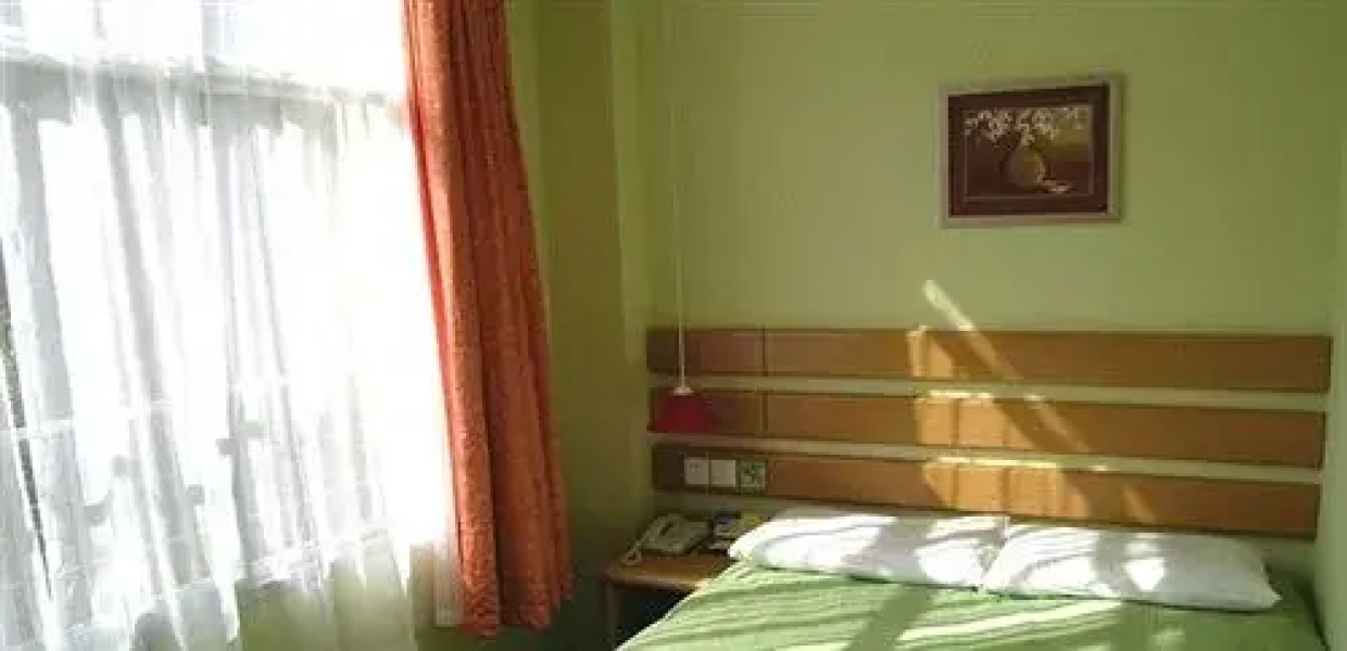 Homeinn Hotel (Kunming Railway Station Shuanglong)