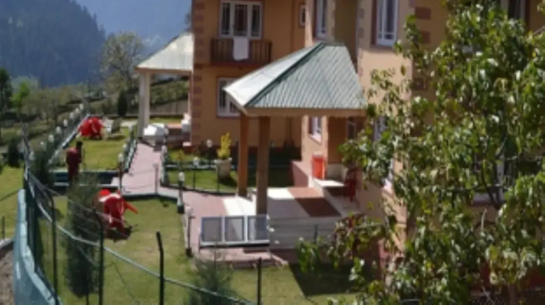 Paristan Resorts