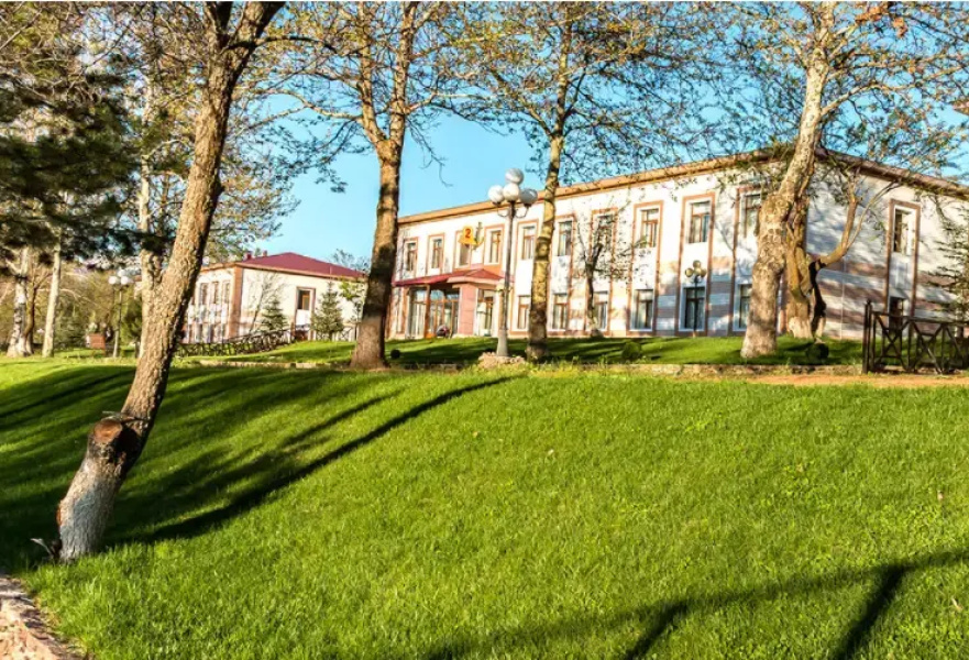 LAYNER Hotel Complex