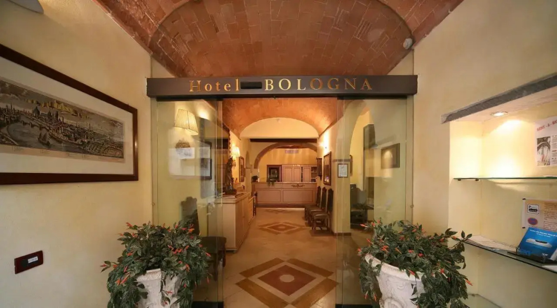Отель Bologna