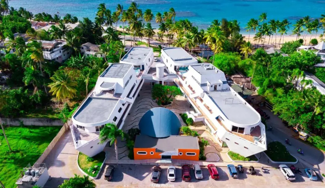 Puerto Plaza Hotel & Shops 