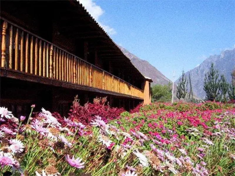 Nustayoc Lodge