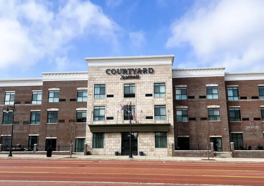 Courtyard by Marriott Albion